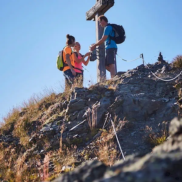 wandern-_-hiking-in-saalbach-hinterglemm-_3.600x600.jpg